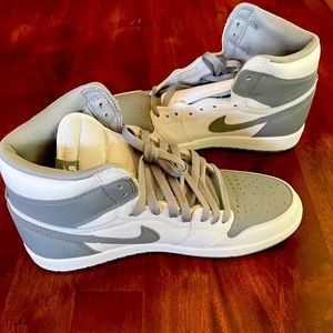 Nike size 10 mid top